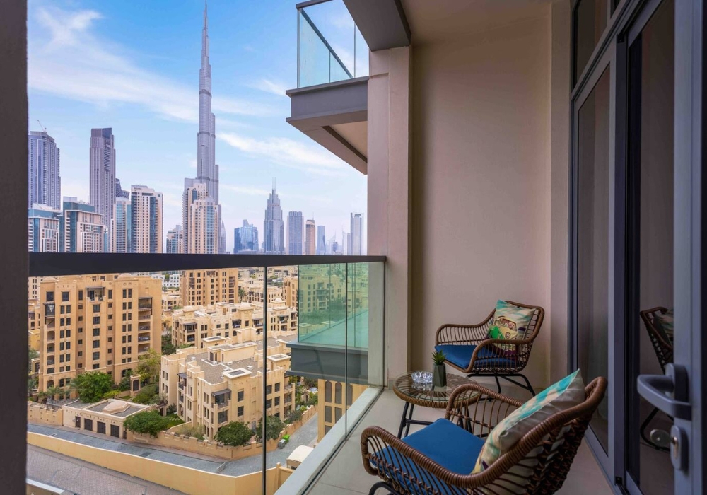 Chic Apartment With Dubai Skyline Views 29