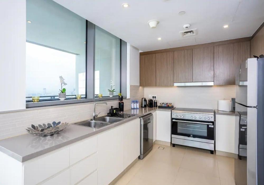 Sea View Luxury 3 Bedroom Apartment With Balcony (15)