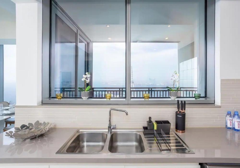 Sea View Luxury 3 Bedroom Apartment With Balcony (17)